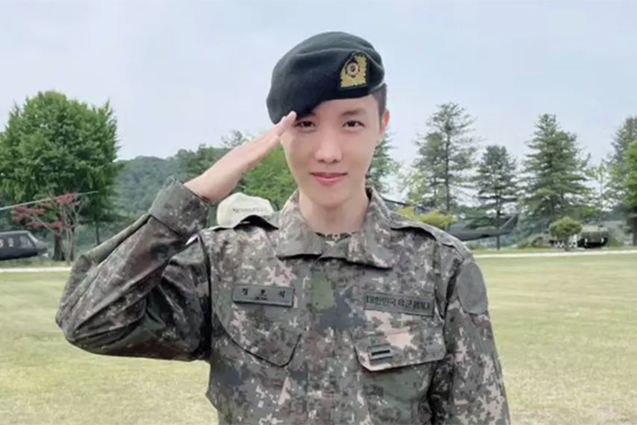 BTS J-HOPE ARMYPEDIA 12枚 コンプ s-l400.jpg