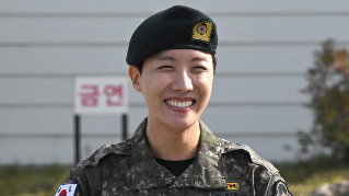 BTS armyブース 3期 j-hope cq5dam.thumbnail.319.319.png